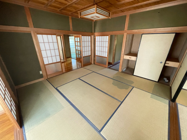 1980s wood house in Tottori