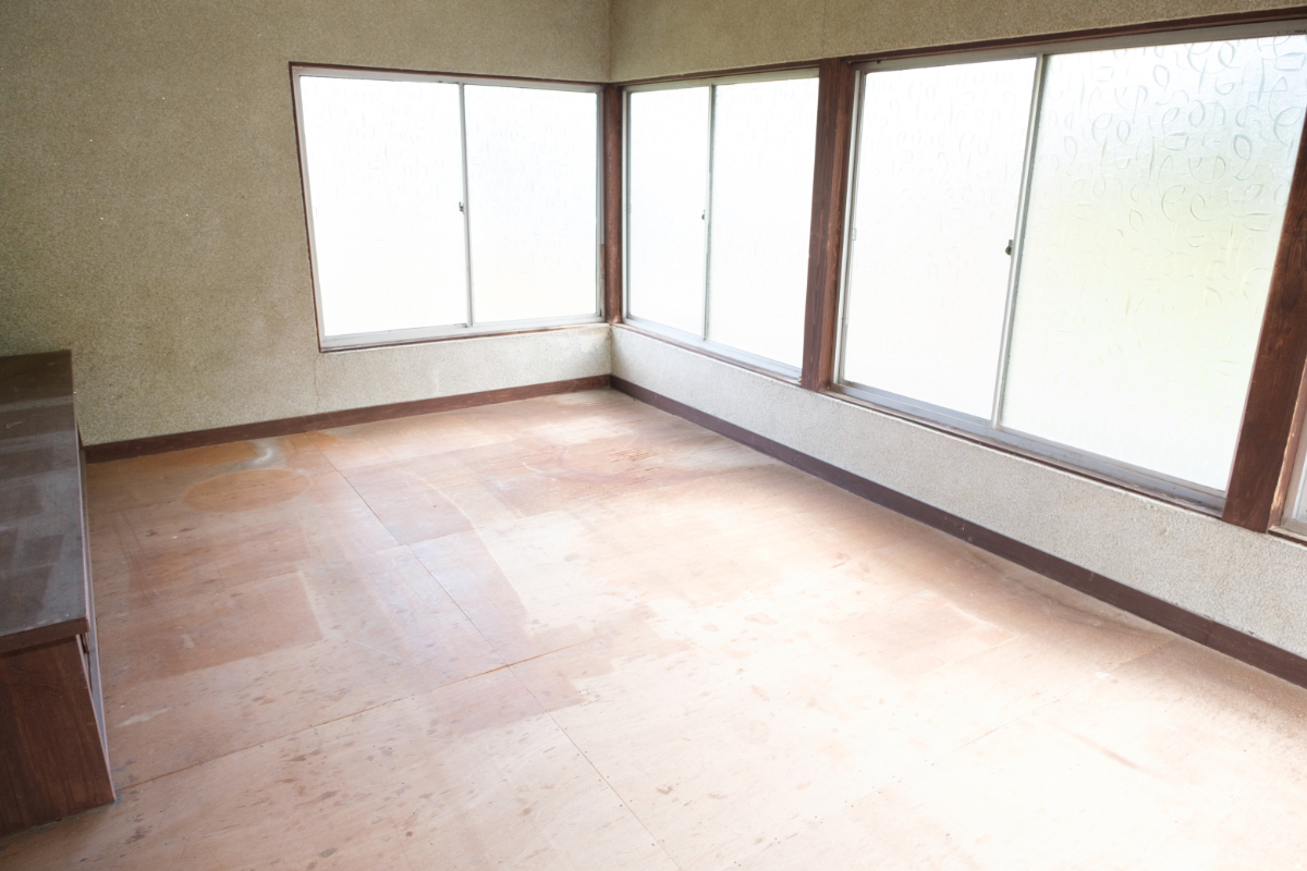 1960s wood house on a large plot in Yamagata