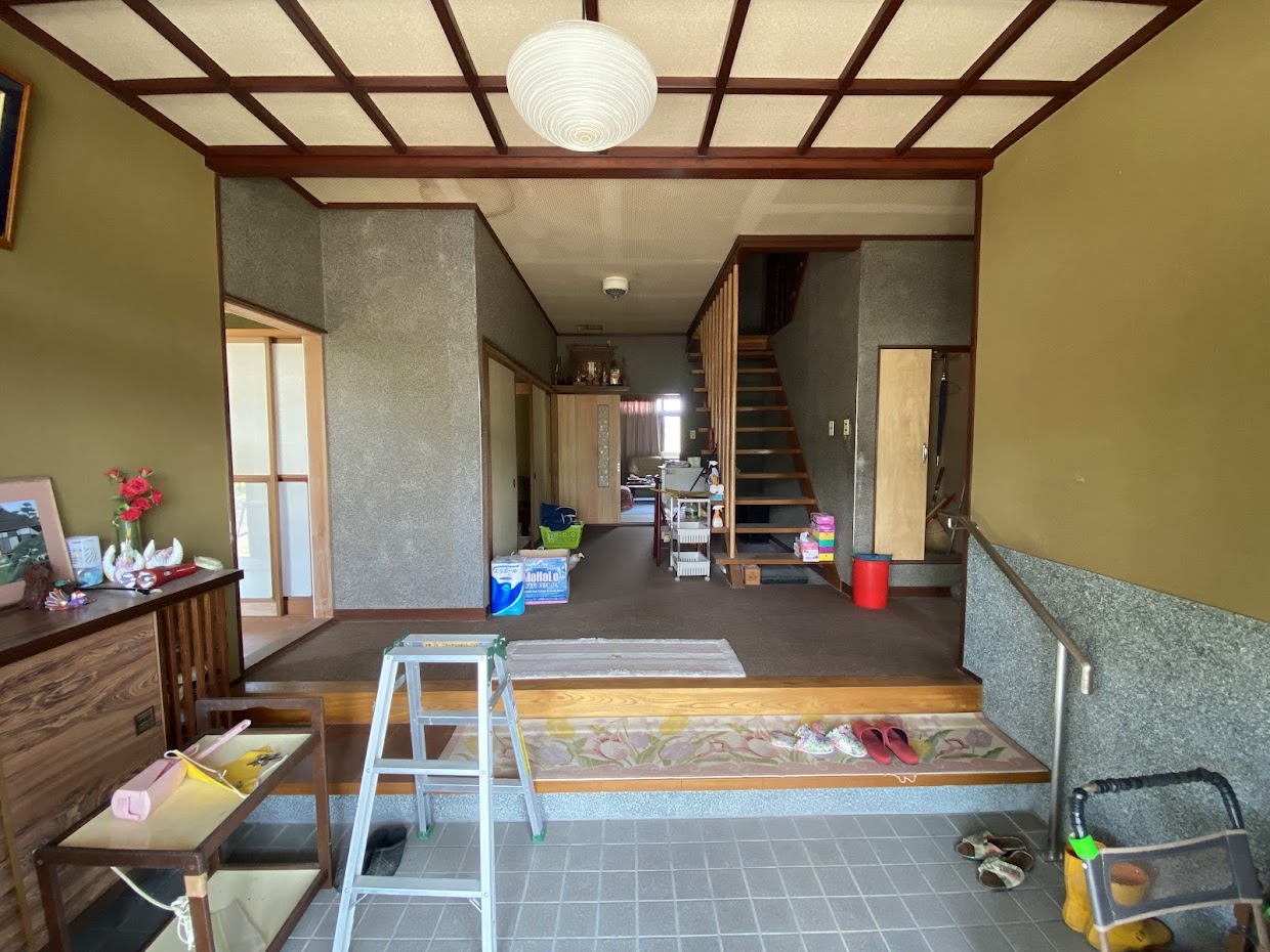 1970s wood house on a large plot in Toyama