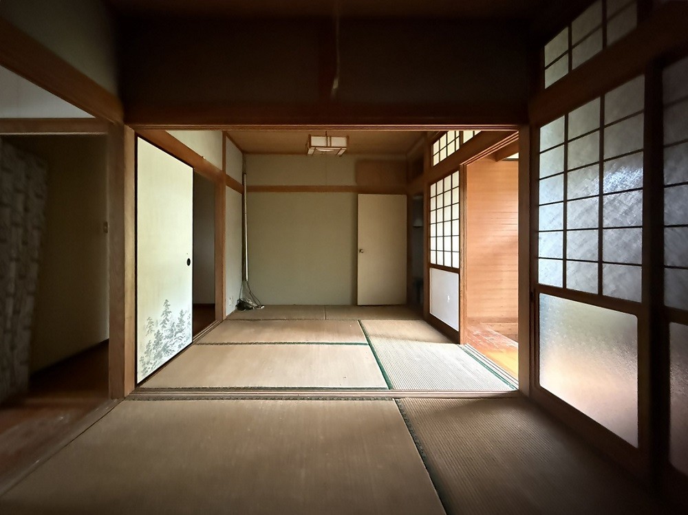 1980s wood house near the coast in Ibusuki, Kagoshima