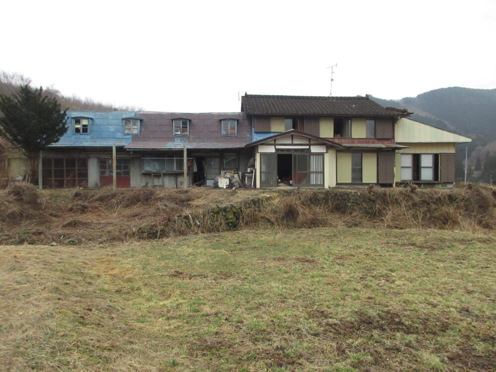 Wood house on a large plot in Iwate