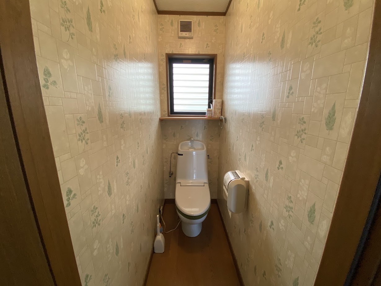1990s wood house, 15-min walk to station, Toyama