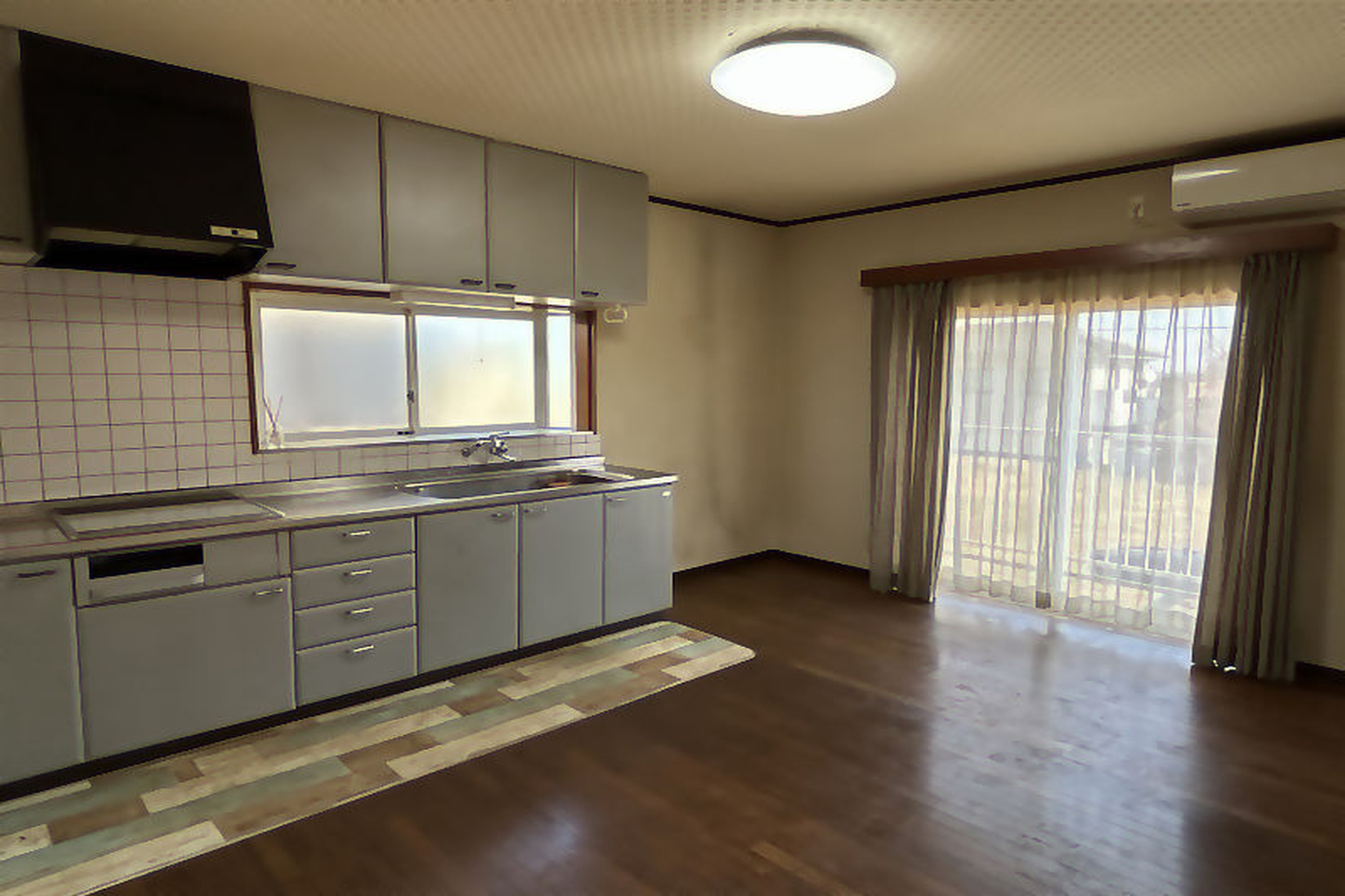 1990s wood house, 20-min walk to station, Fukui