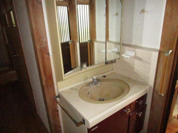 1980s wood house in Oita