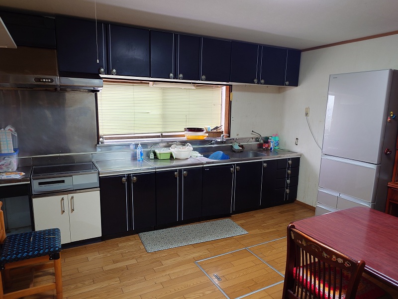 1980s wood house, 2-min walk to station, Tottori