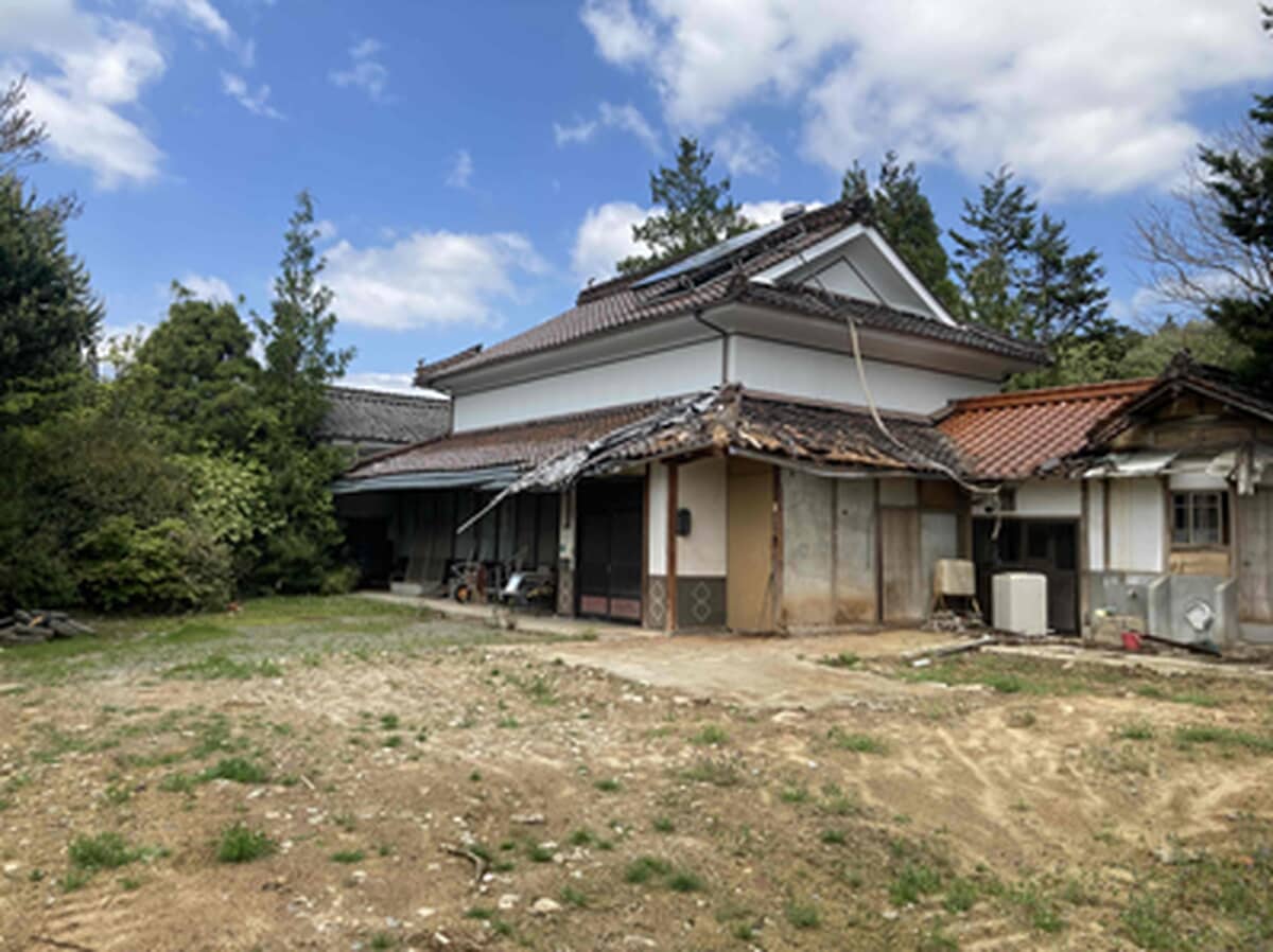1860s wood house on a large plot in Hiroshima