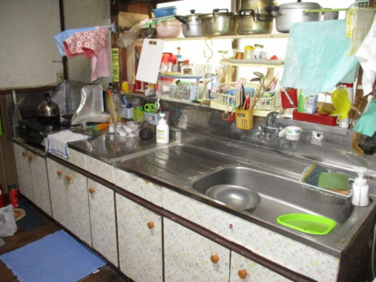 1960s wood house on a large plot in Tochigi