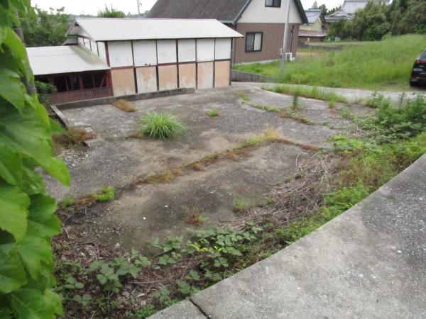 1860s wood house on a large plot in Oita
