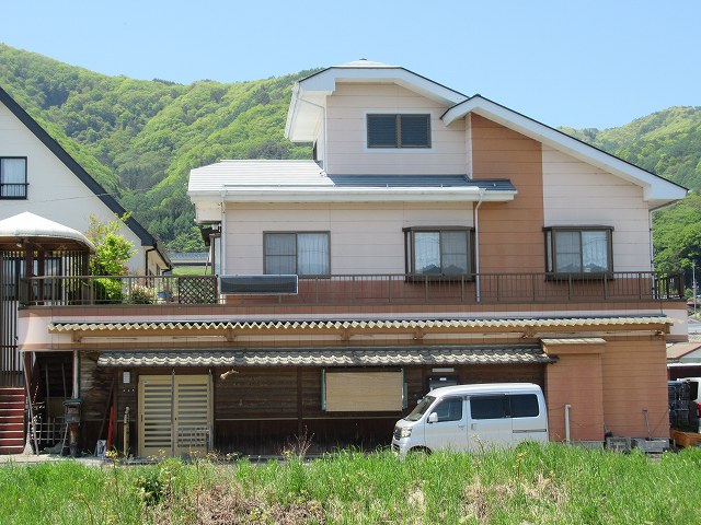 1990s steel-frame house in Nagano