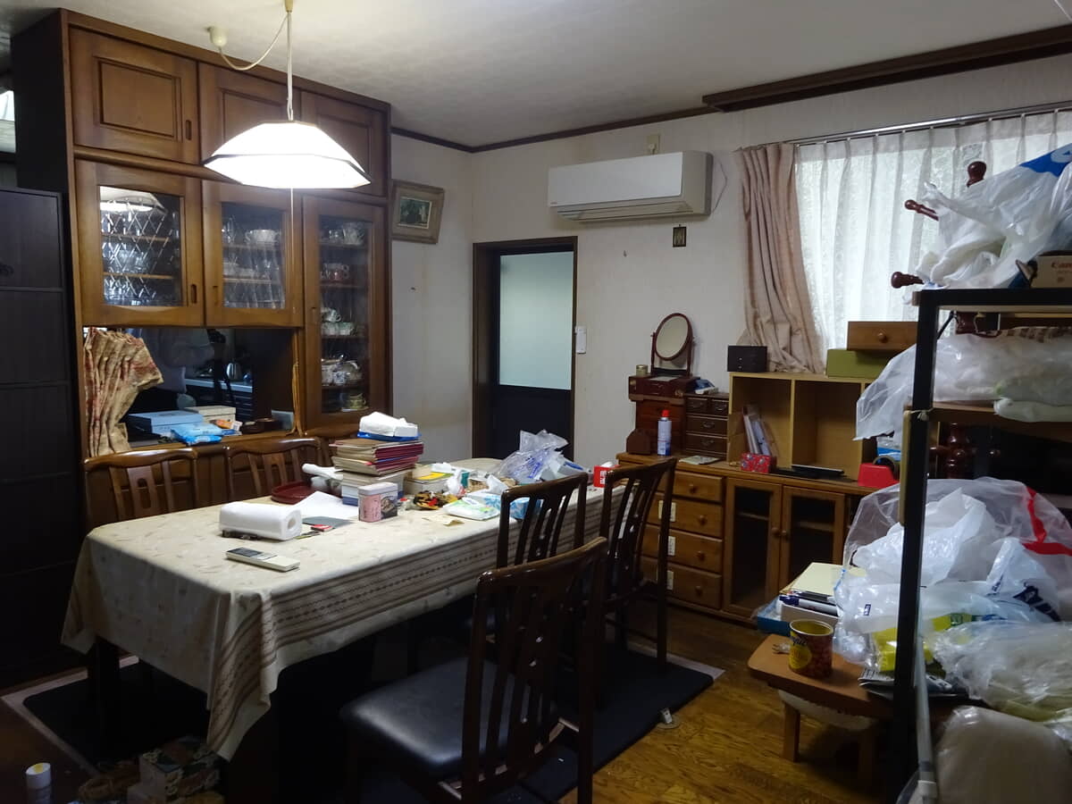 1990s wood house on a large plot in Hiroshima