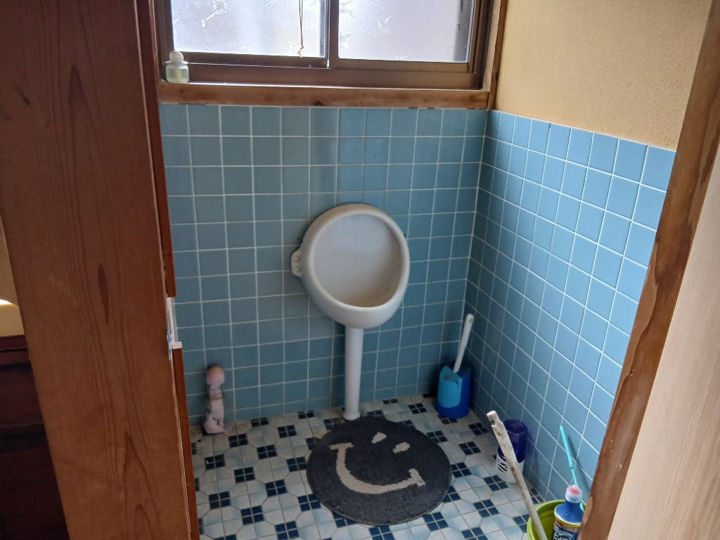 1980s wood house on a large plot in Nagasaki