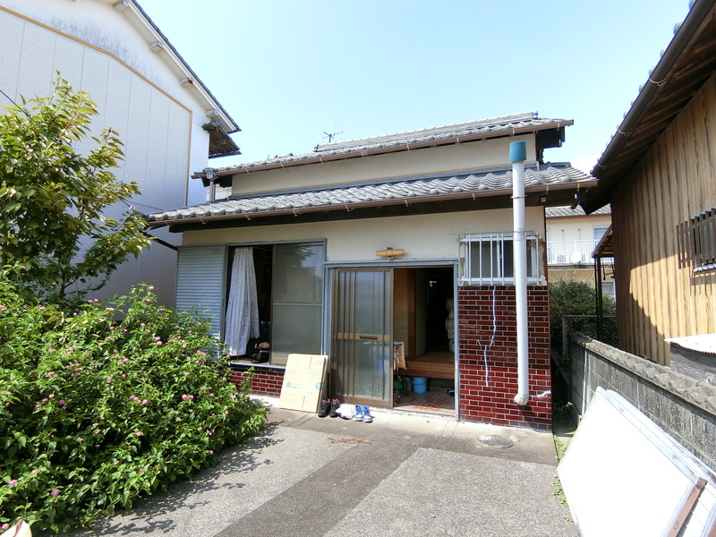 1980s wood house, 6-min walk to station, Kochi