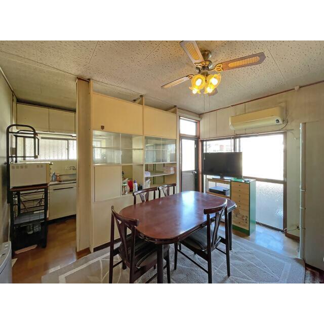 1970s wood house, 15-min walk to station, Mie