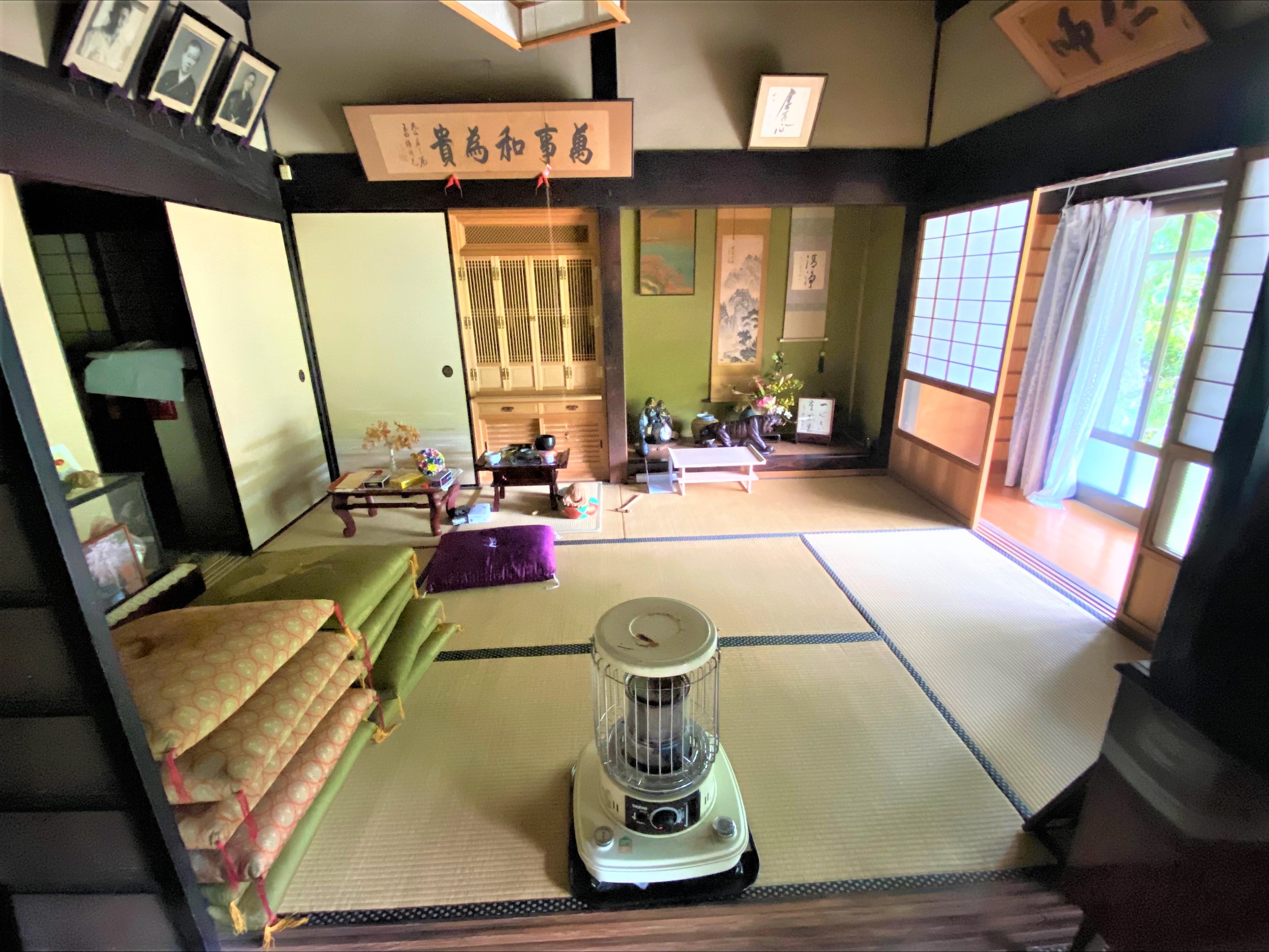 No. 26 - Wooden Single-Story 7-Room House