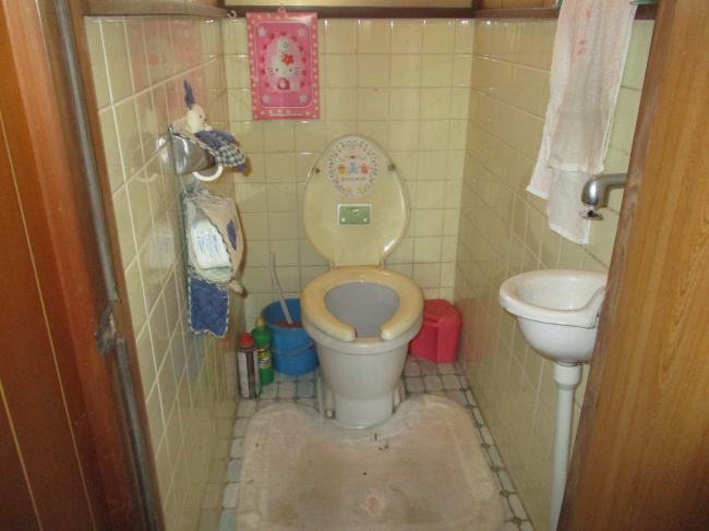 1980s wood house, 17-min walk to station, Okayama