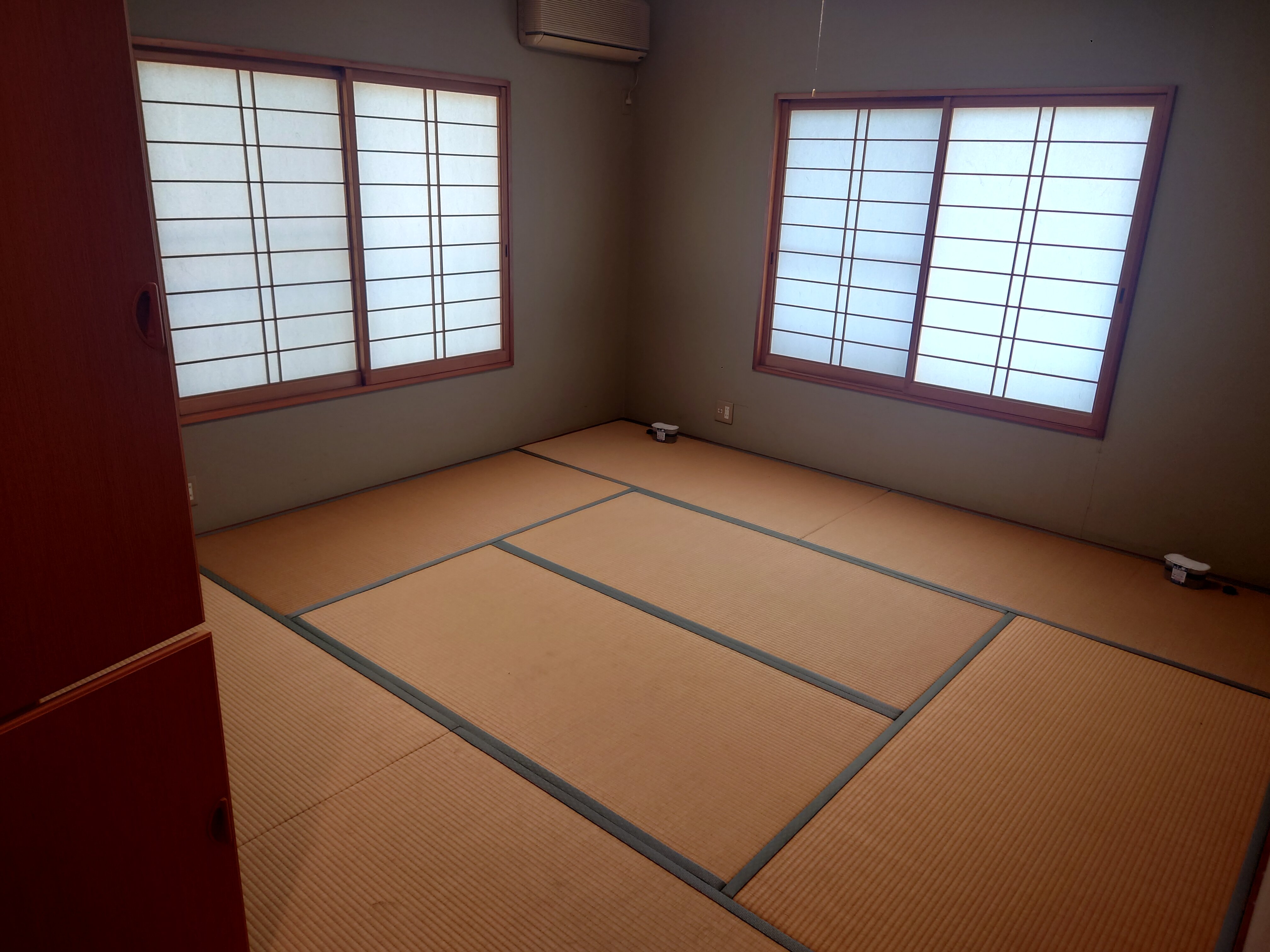 1990s wood house, 19-min walk to station, Okayama