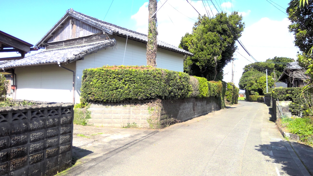 1960s wood house on a large plot in Koyama, Kimotsuki