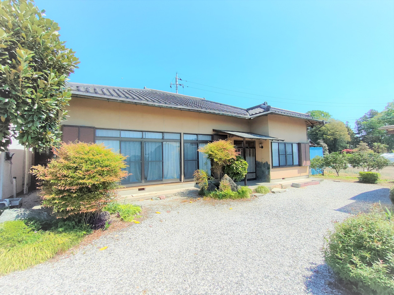 1980s wood house on a large plot in Tochigi