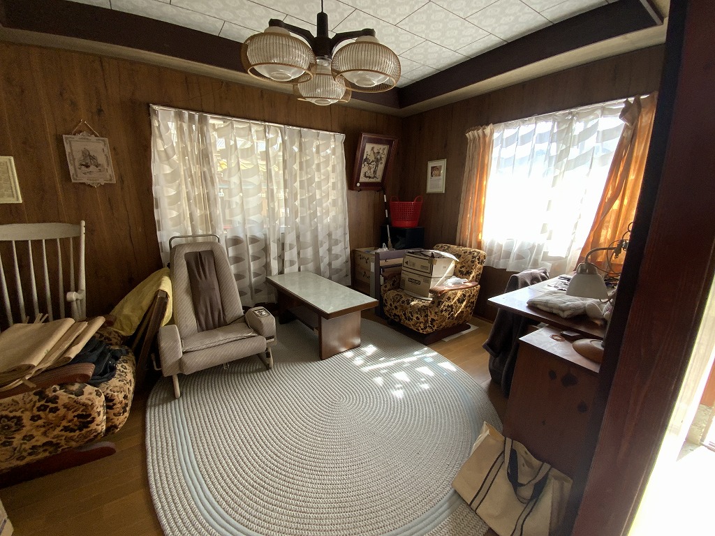 1970s wood house on a large plot in Yamaguchi