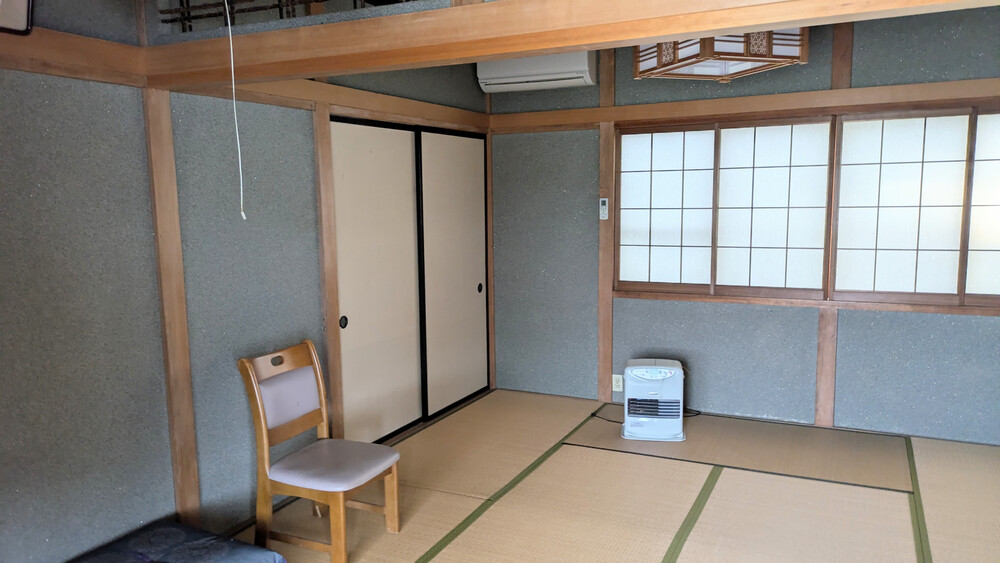 Wood house, 12-min walk to station, Toyama