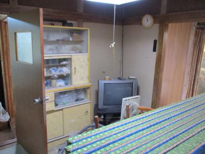 1970s wood house, 15-min walk to station, Ehime
