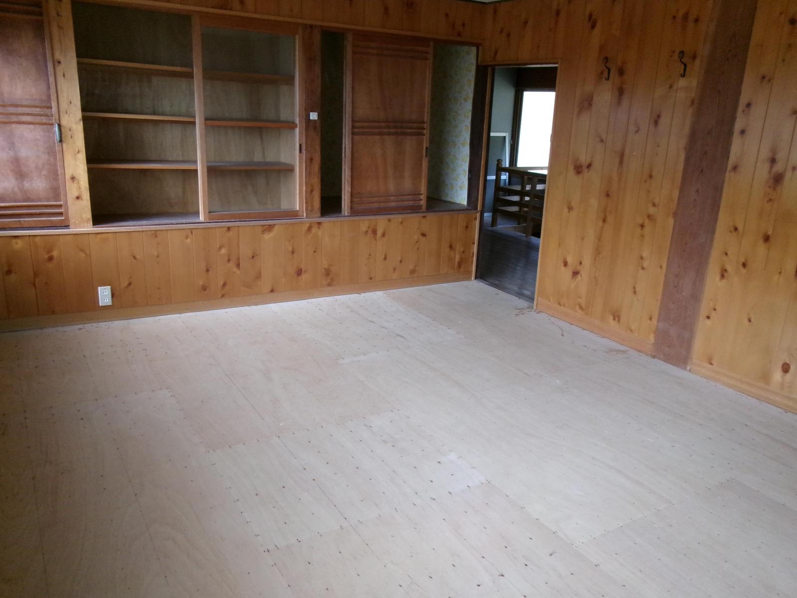 1990s wood house on a large plot in Hyogo