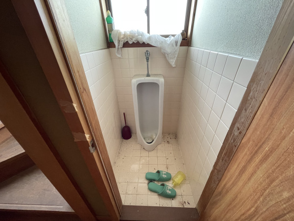 1980s wood house on a large plot in Tottori