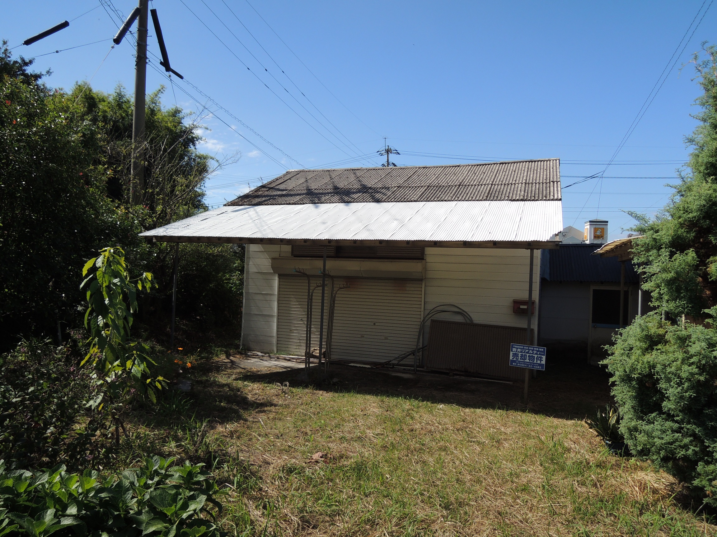 1950s wood house near the coast in Ichiki, Tarumizu