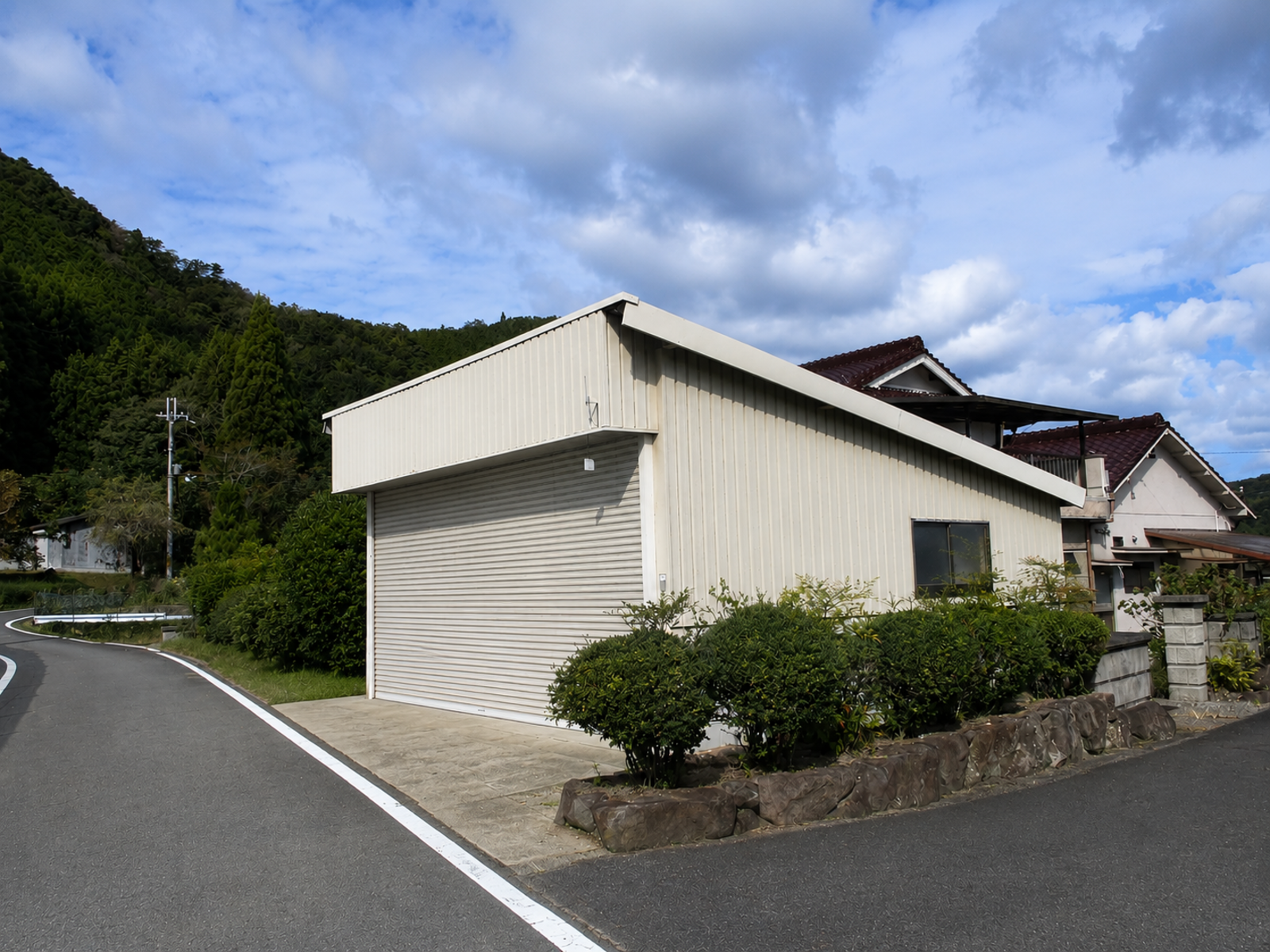 1970s wood house on a large plot in Hyogo
