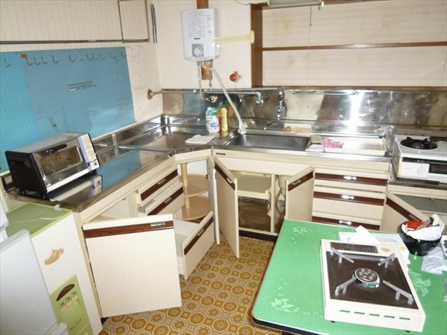1970s wood house, 15-min walk to station, Aomori
