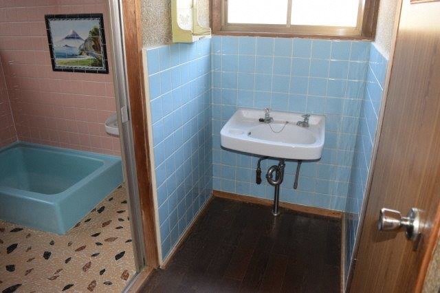 1970s wood house in Kochi