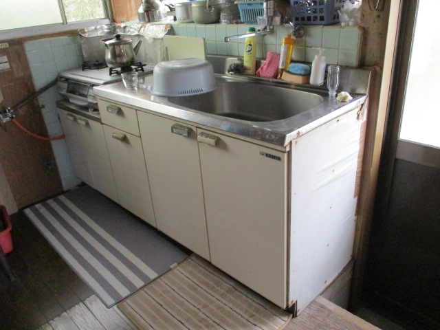 1970s wood house in Higashiichiki, Hioki, farmland, approval needed