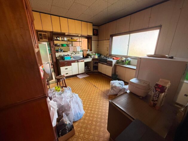 1970s wood house in Ehime