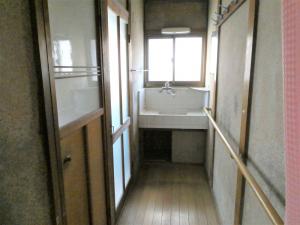 1960s wood house, 8-min walk to station, Shimane
