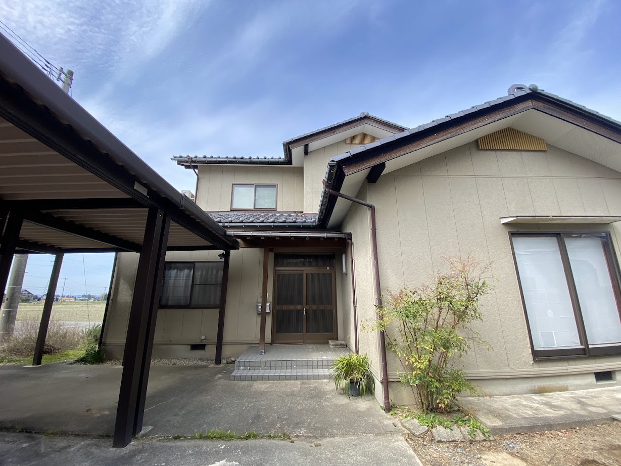 1990s wood house in Toyama