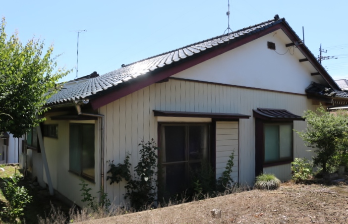 1970s wood house, 5-min walk to station, Tochigi