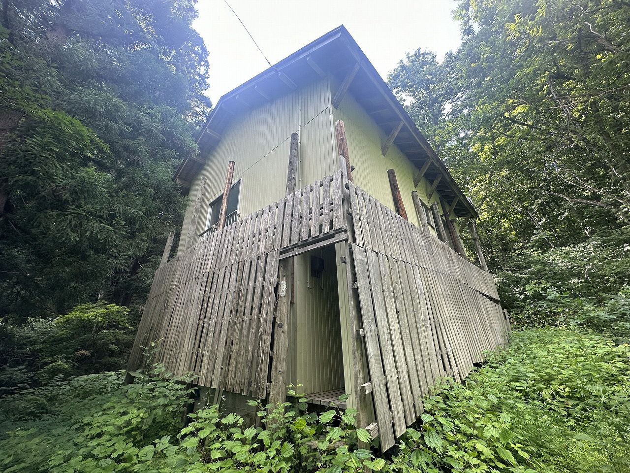 1980s wood house on a large plot in Yamagata