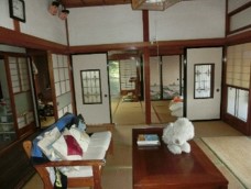 1970s wood house with storehouses in Niigata