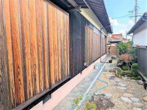 1980s wood house, 16-min walk to station, Shimane