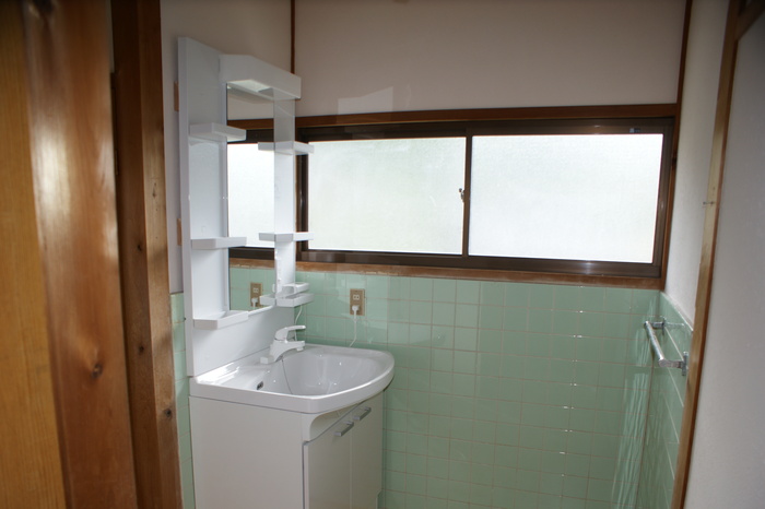1980s wood house in Kochi