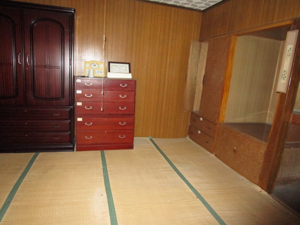 1970s house on a large plot in Iwate