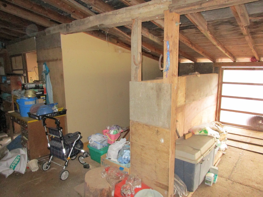 1960s wood house with outbuildings in Iwate