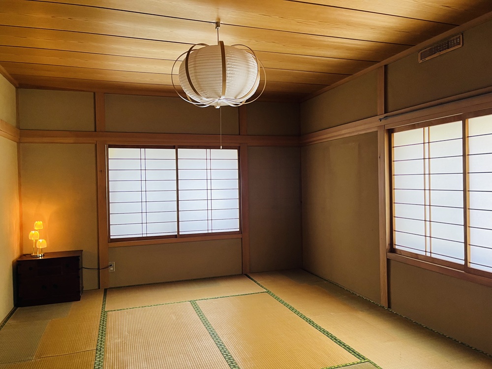 1980s wood house, 9-min walk to station, Iwate