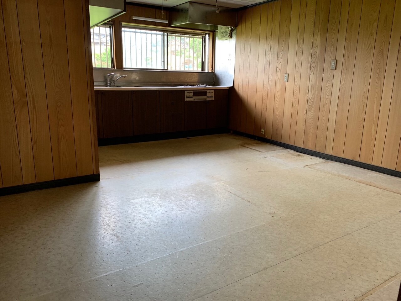 Wood house on a large plot in Okayama
