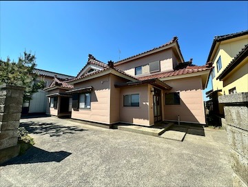 1980s house, 10-min walk to station, Akita