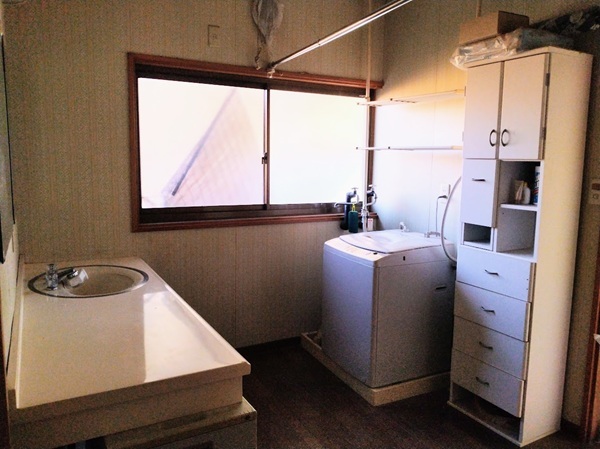 1990s wood house on a large plot in Yamanashi
