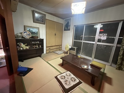 1970s wood house on a large plot in Hiroshima