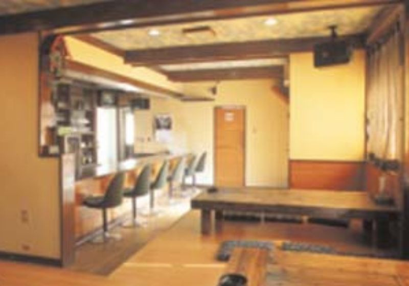 Wood house on a large plot in Urada, Tokamachi