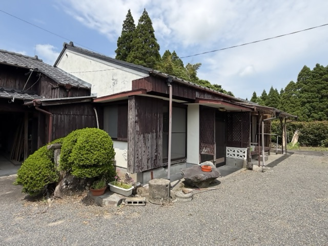 Wood house with storehouses in Kawanabe, Minamikyushu