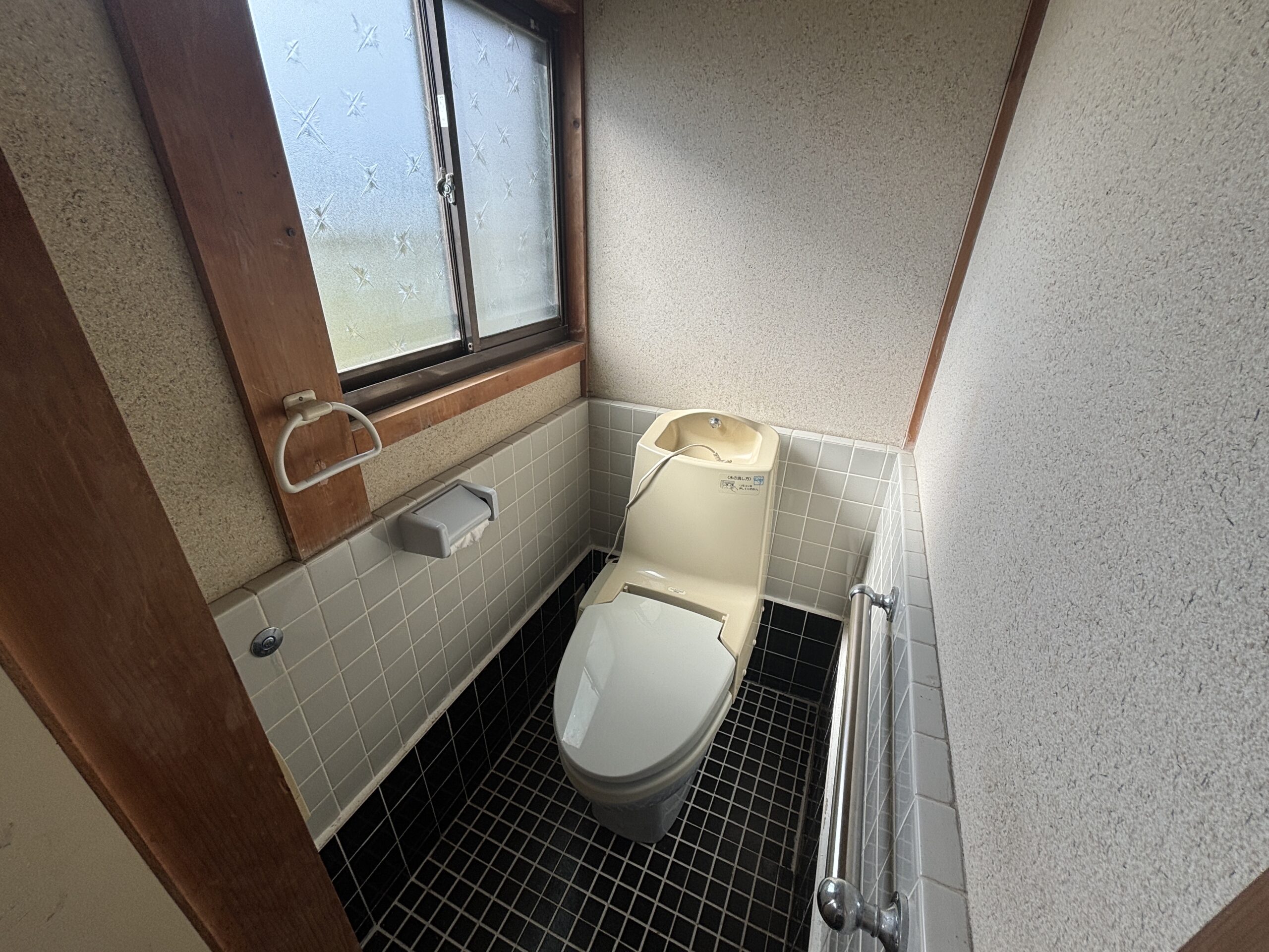 1980s wood house, 19-min walk to station, Fukui